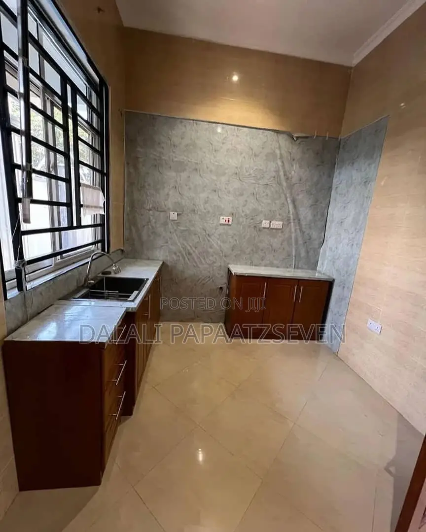 3bdrm House in Dalalipapaatzseven, Kinondoni for rent