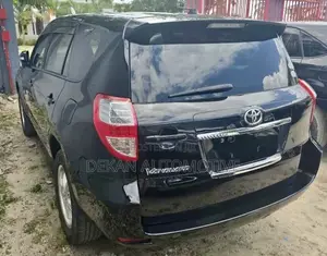 Toyota Vanguard 2010 Black