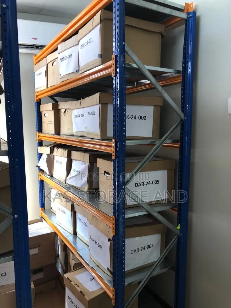 Rafu - Shelf - Shelving System- Adjustable and Customizable