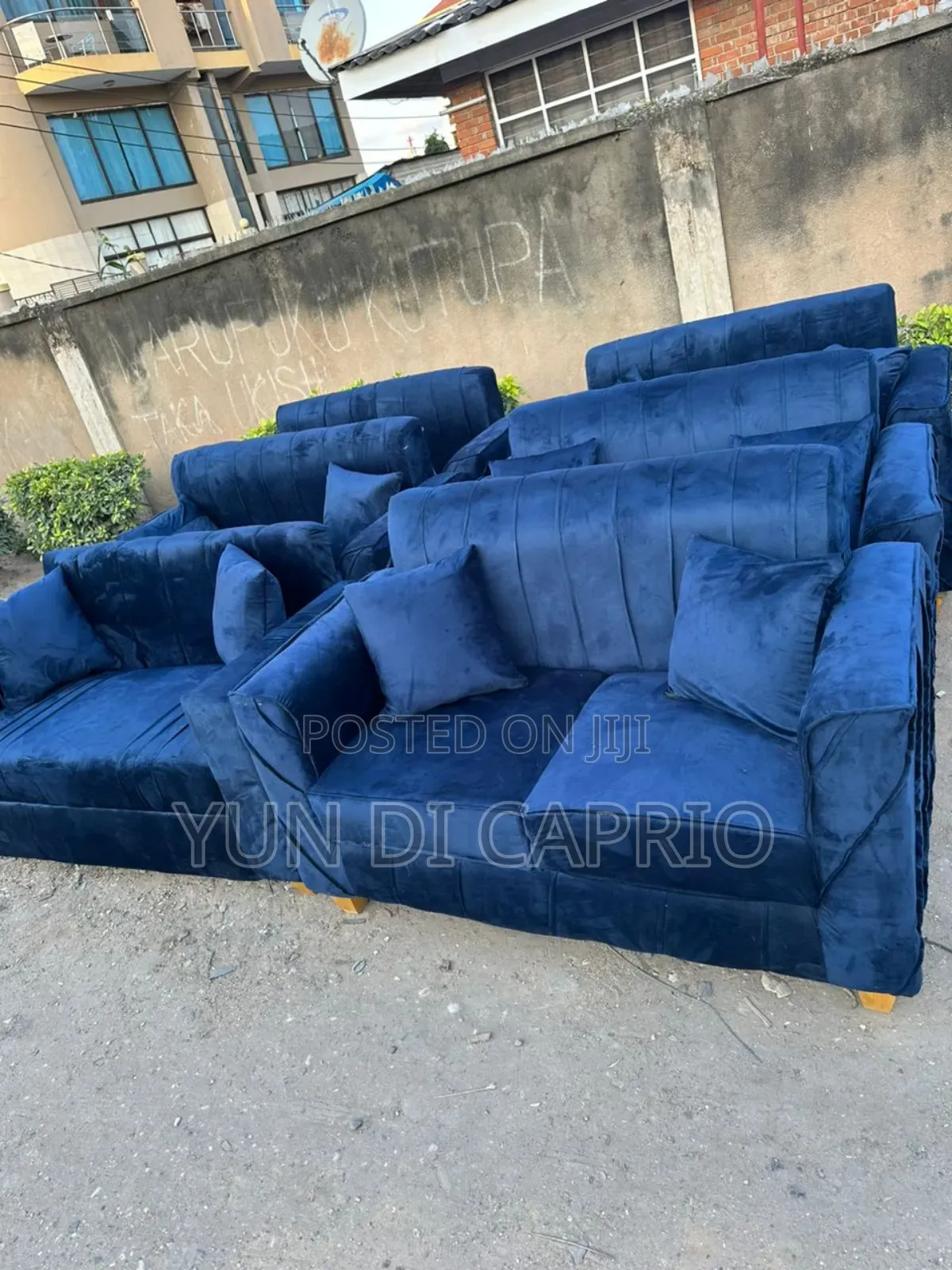 Sofa Kali Sana Mpya