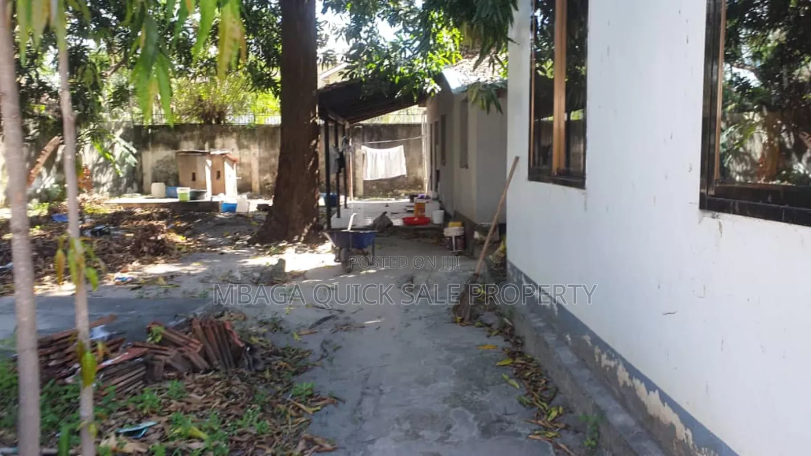 13bdrm House in Avocado, Mikocheni for rent