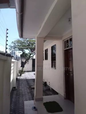 5bdrm House in Mikocheni B for sale