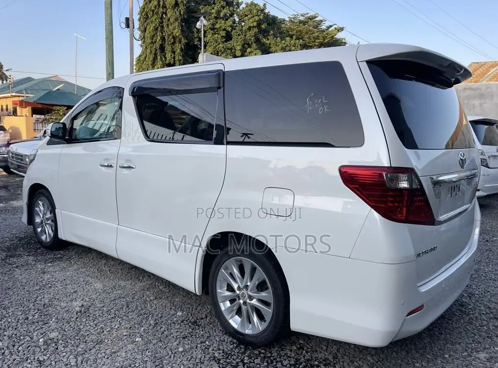 Toyota Alphard 2010 White