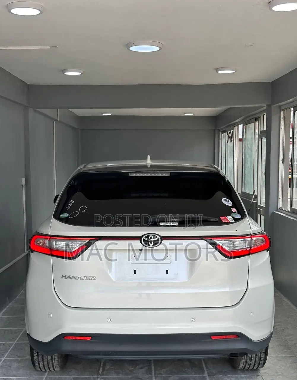 Toyota Harrier 2.0 4WD 2018 White