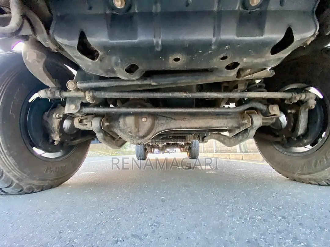 Toyota Land Cruiser 2005 White