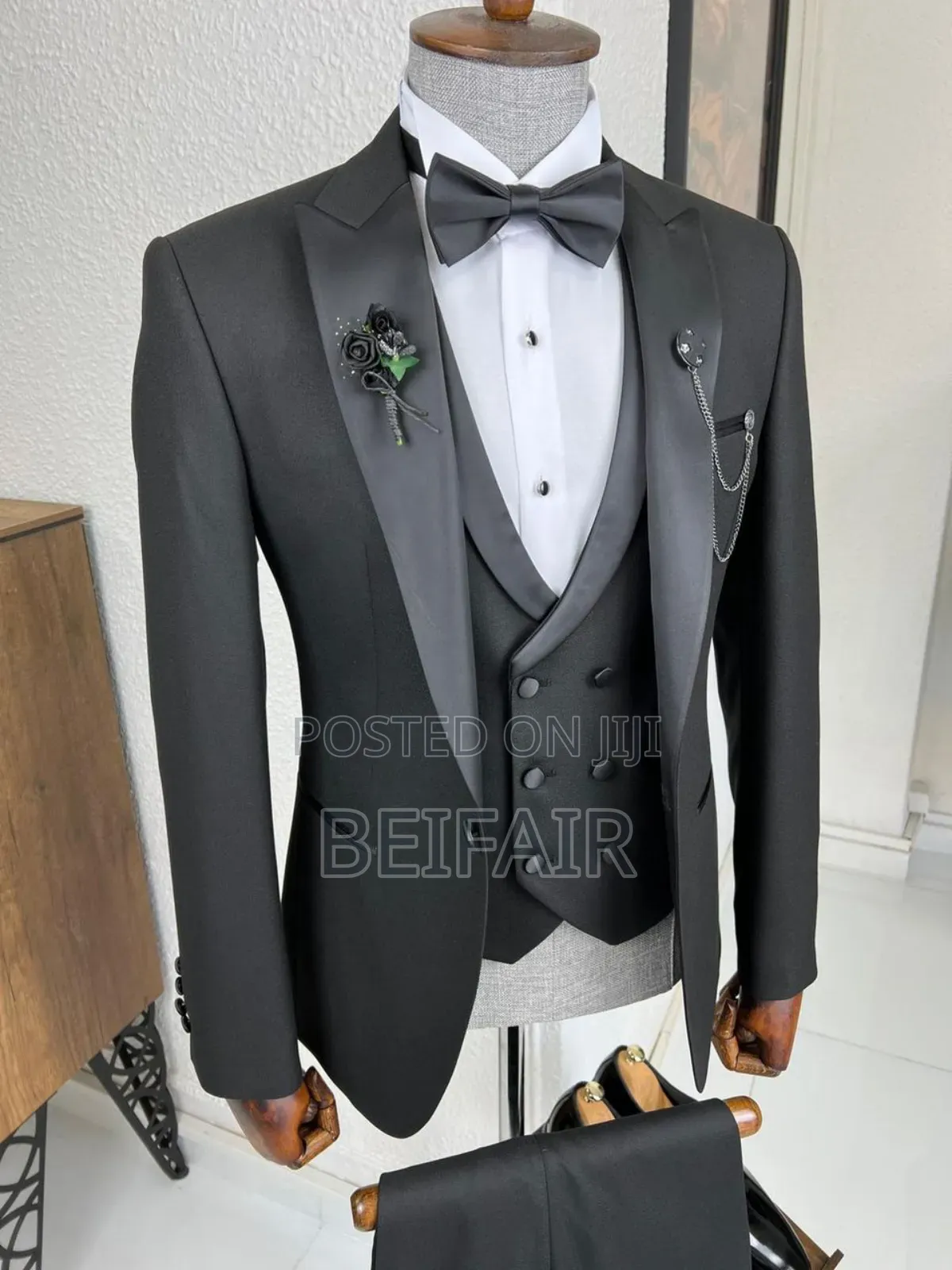 Taxedo Black Suit | Suti Za Kiume