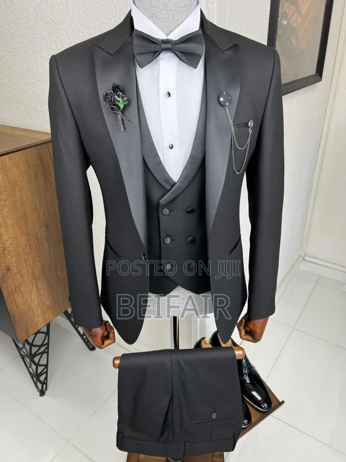 Taxedo Black Suit | Suti Za Kiume