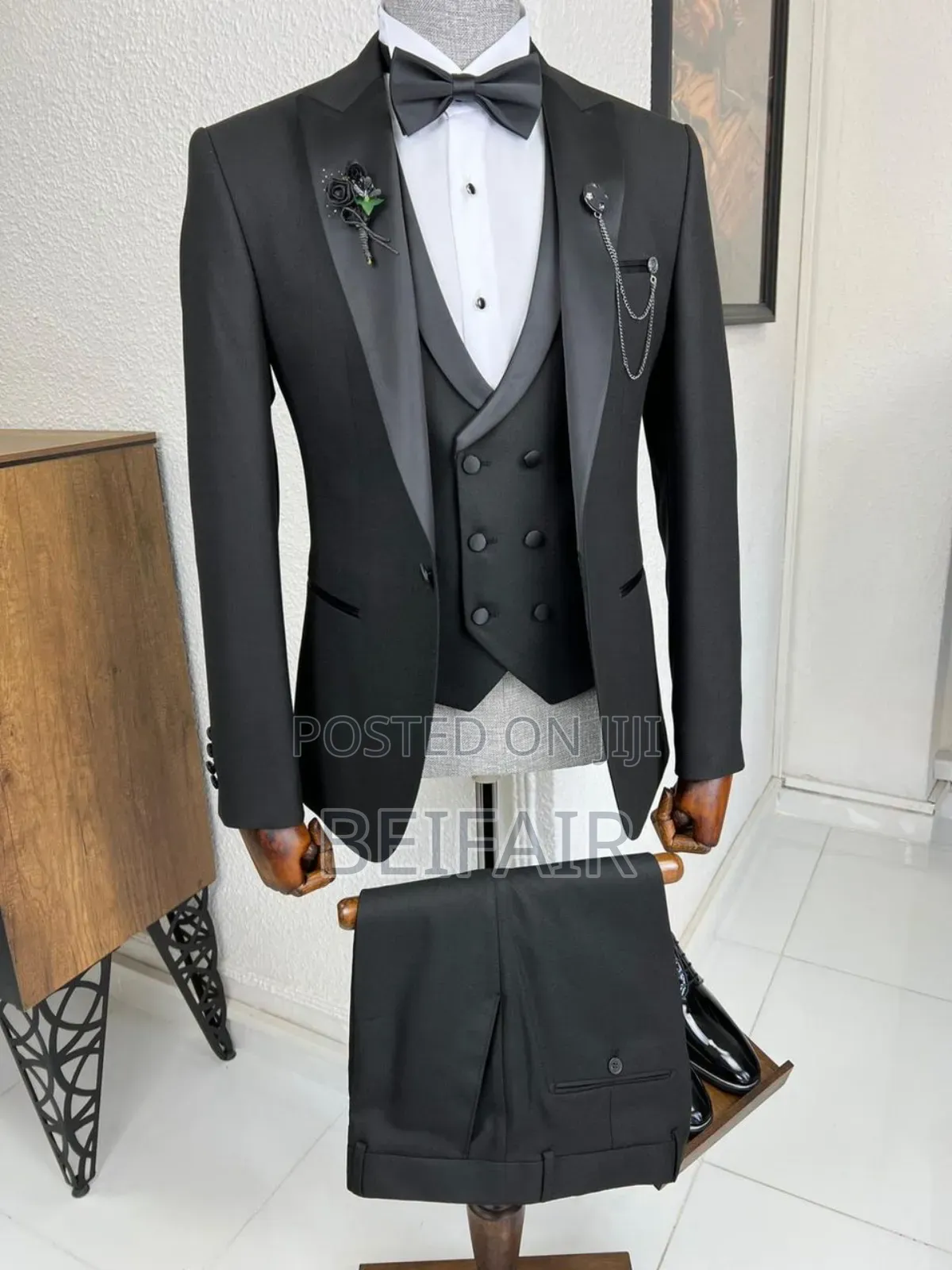 Taxedo Black Suit | Suti Za Kiume