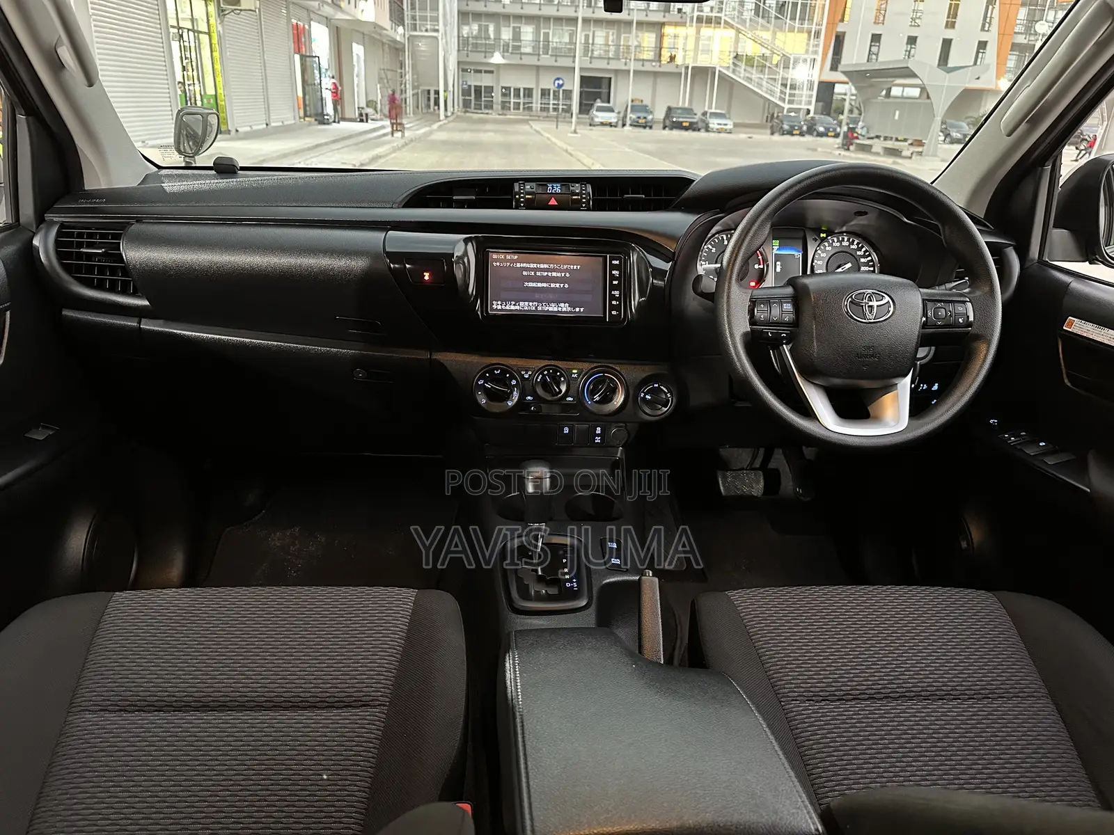 Toyota Hilux 2020 Gold