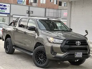 Toyota Hilux 2020 Gold