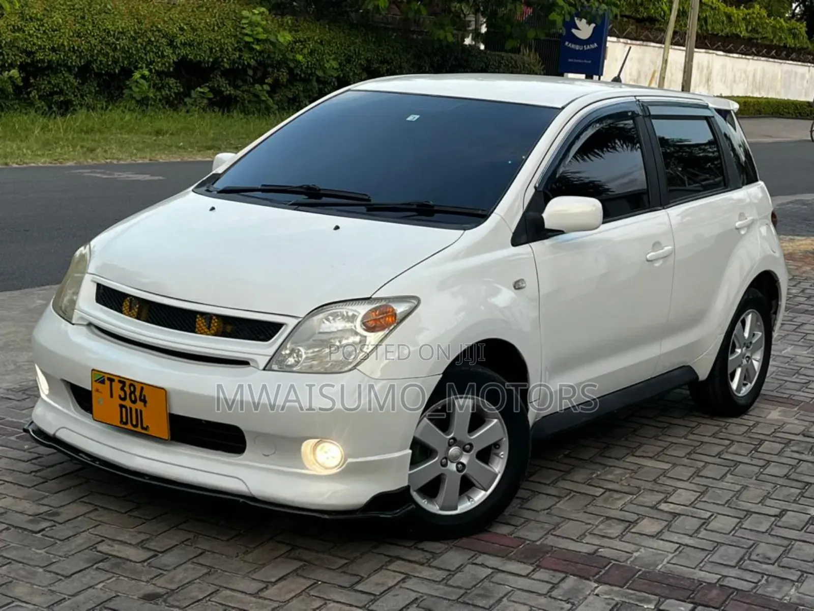 Toyota IST 2005 Off white