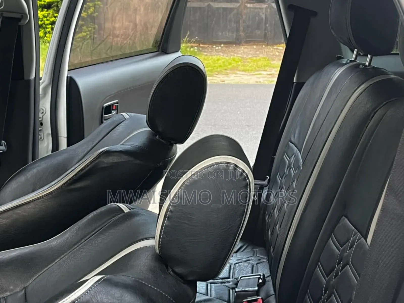 Toyota IST 2005 Off white