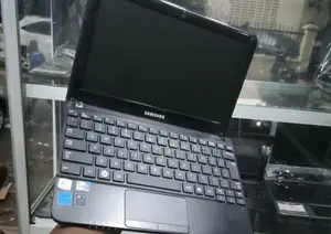 Laptop Laptop 2GB Intel Atom HDD 160GB