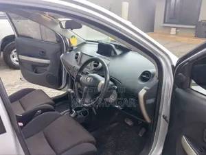 Toyota IST 2004 Silver
