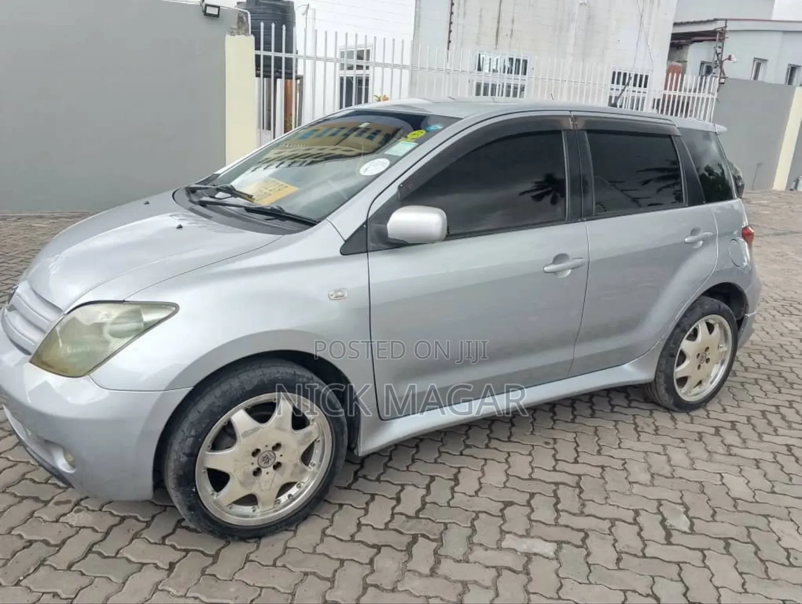 Toyota IST 2004 Silver