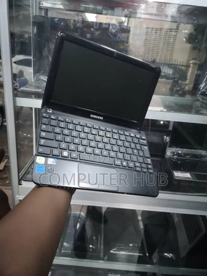 Laptop Laptop 2GB Intel Atom HDD 160GB