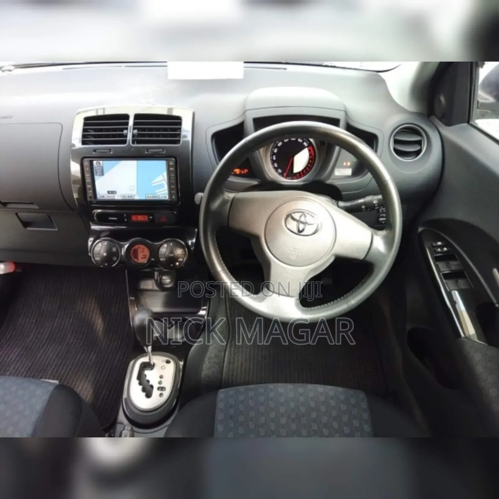 Toyota IST 2011 Silver