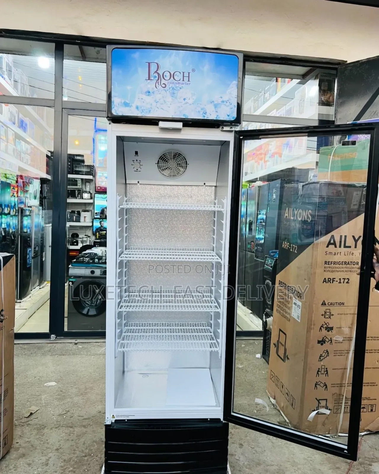 Roch Commercial Showcase Fridge 330 Liters
