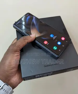 New Samsung Galaxy Z Fold4 256 GB Black