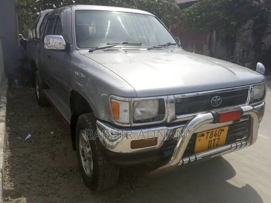 Toyota Hilux 1994 Gray