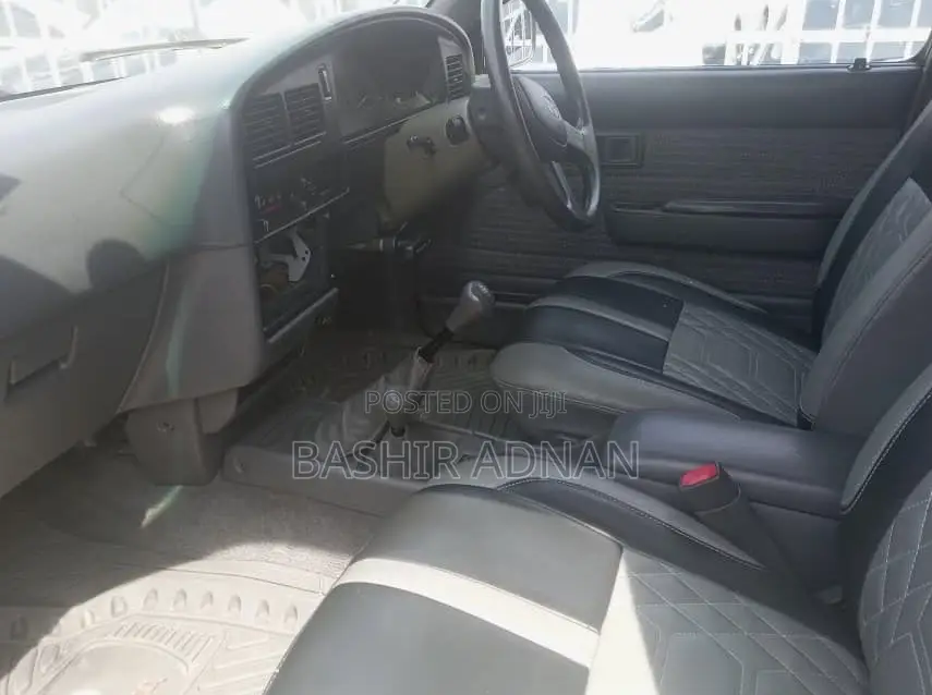 Toyota Hilux 1994 Gray