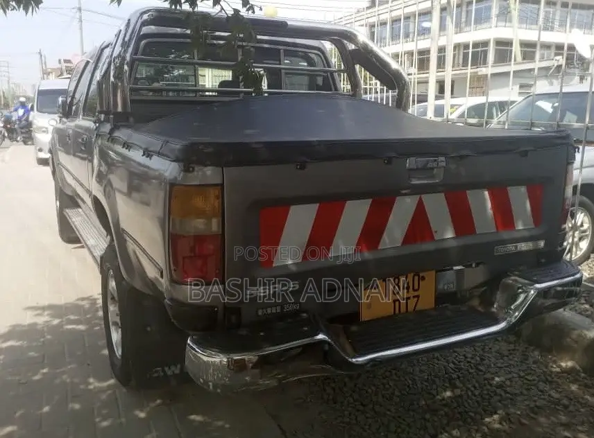Toyota Hilux 1994 Gray