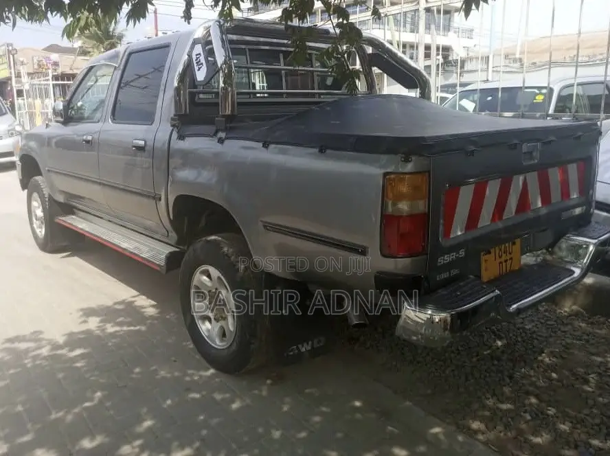 Toyota Hilux 1994 Gray