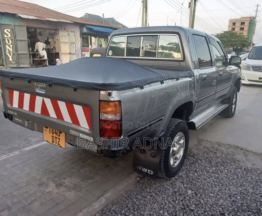 Toyota Hilux 1994 Gray