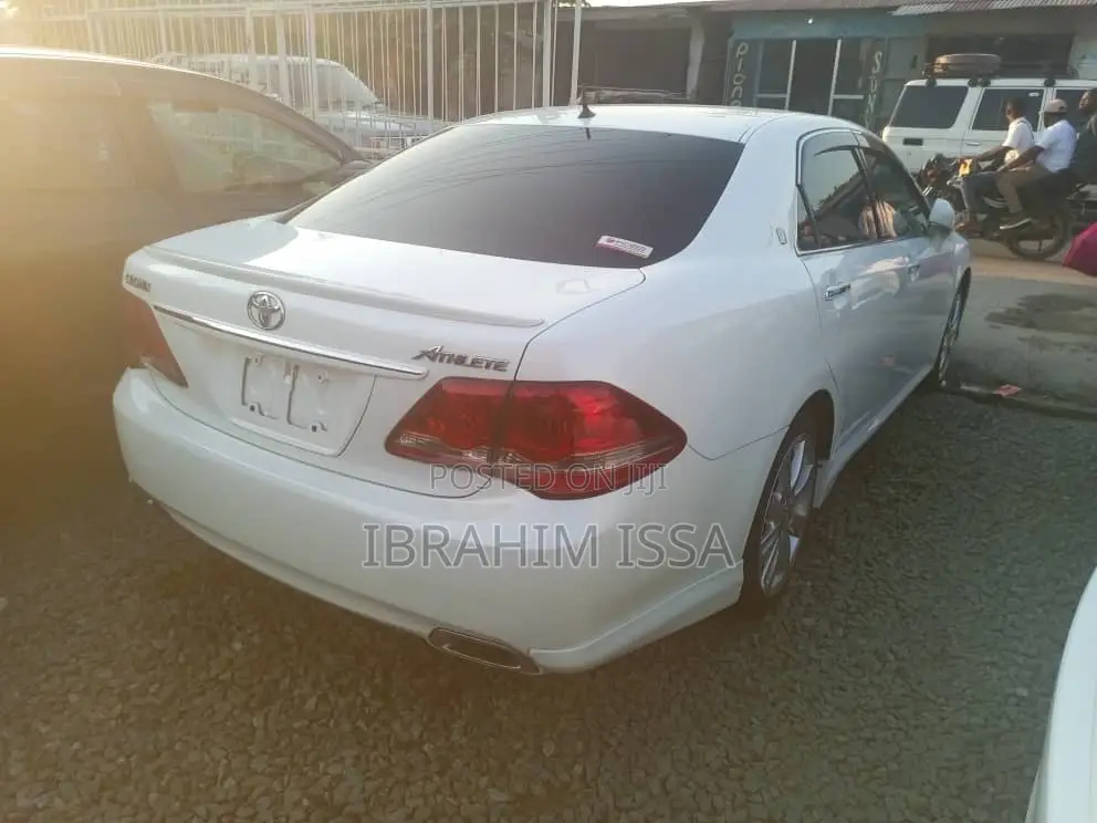 Toyota Crown 2009 Pearl