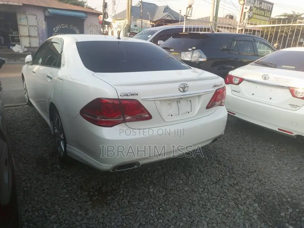 Toyota Crown 2009 Pearl