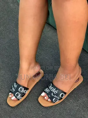 Sandal Simple Za Kike