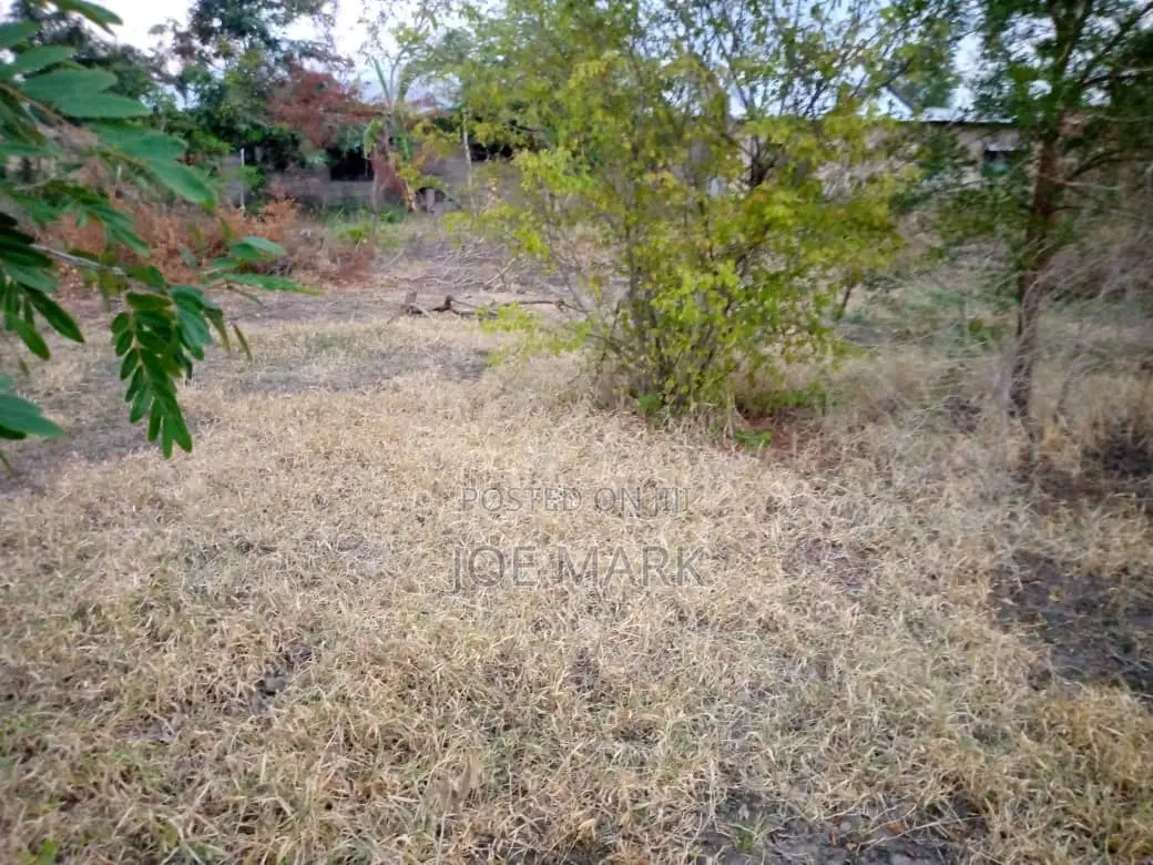 Kiwanja Kinauzwa Chalinze