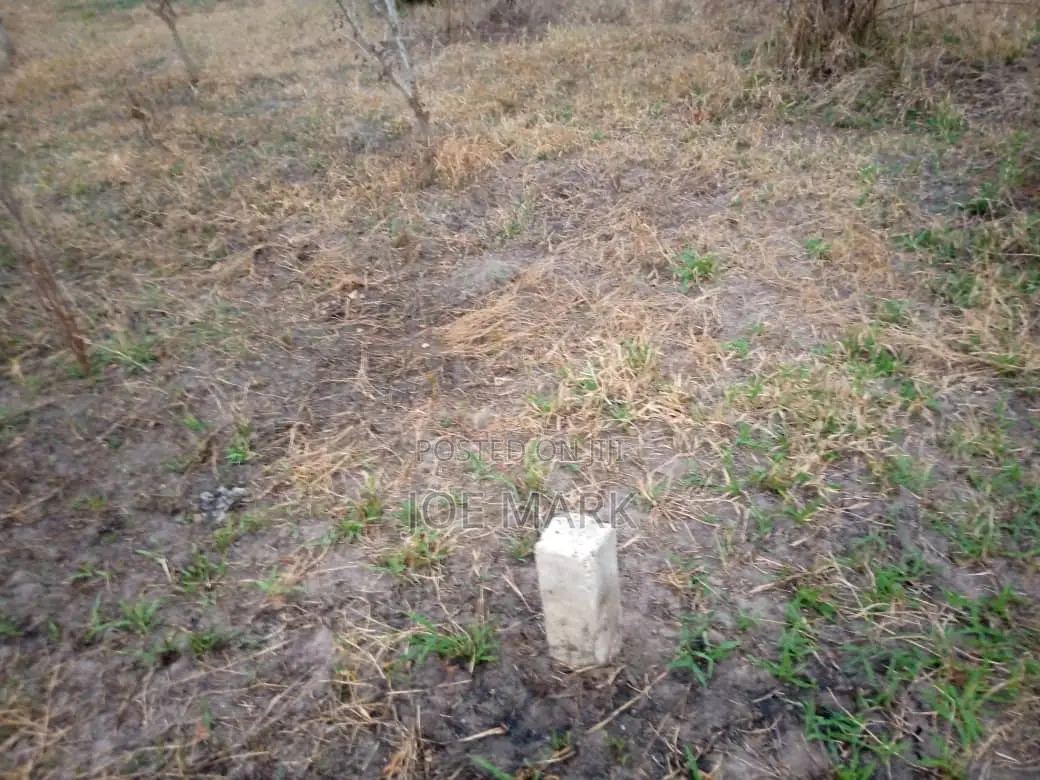 Kiwanja Kinauzwa Chalinze