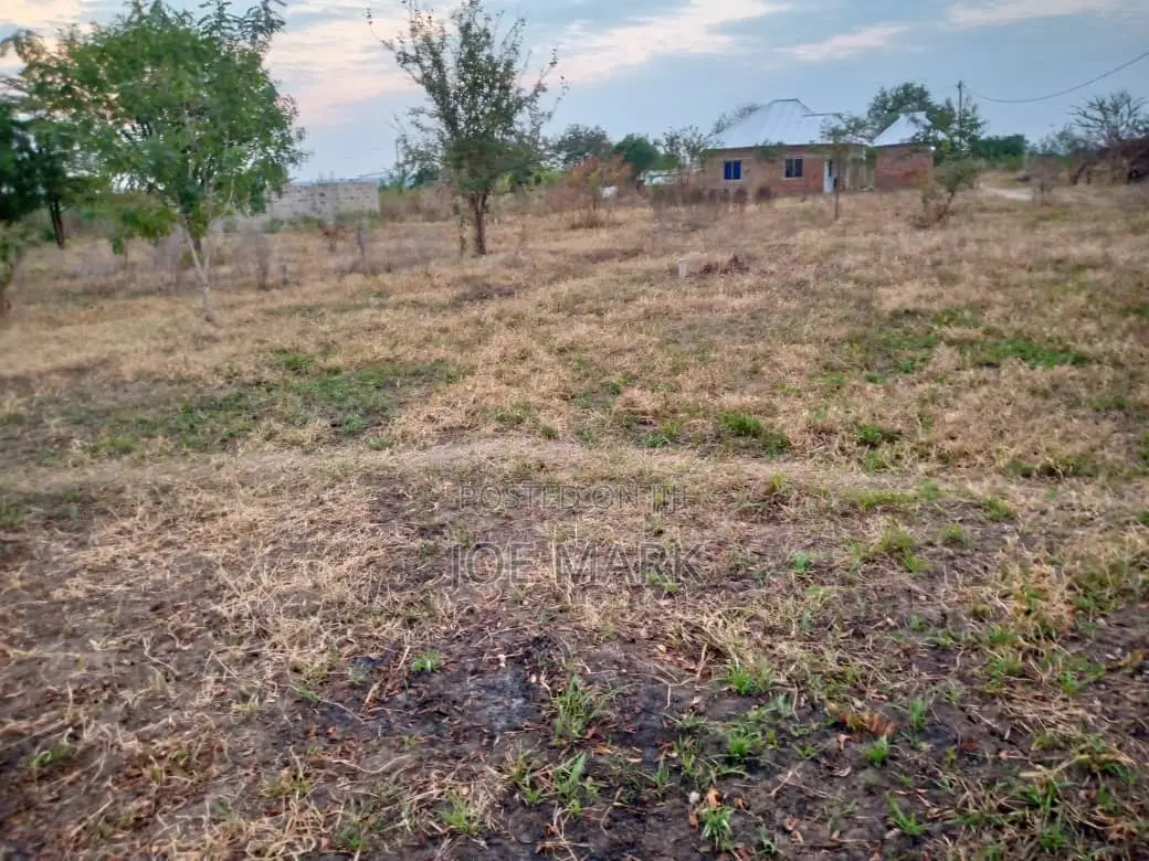 Kiwanja Kinauzwa Chalinze