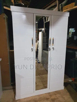 Kabati Nzuri Milango Mitatu