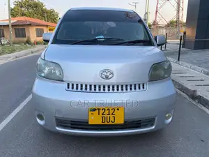 Toyota Porte 1.3 FWD 2004 Silver