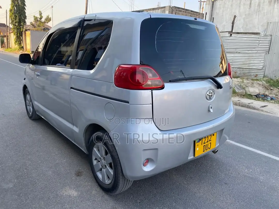 Toyota Porte 1.3 FWD 2004 Silver