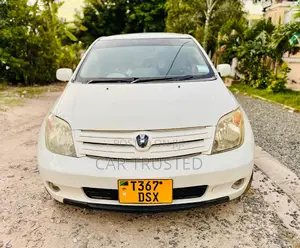 Toyota IST 2004 White