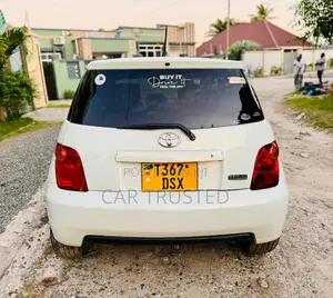 Toyota IST 2004 White