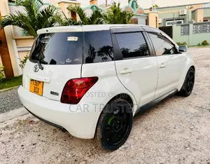 Toyota IST 2004 White