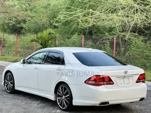 Toyota Crown 2008 White