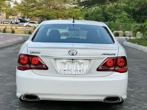 Toyota Crown 2009 White
