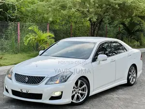 Toyota Crown 2009 White
