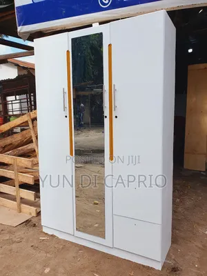 Kabati Milango Mitatu