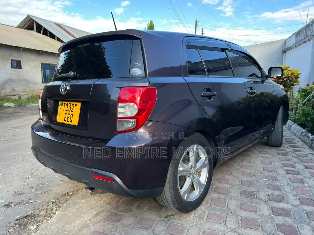 Toyota IST 2010 Purple