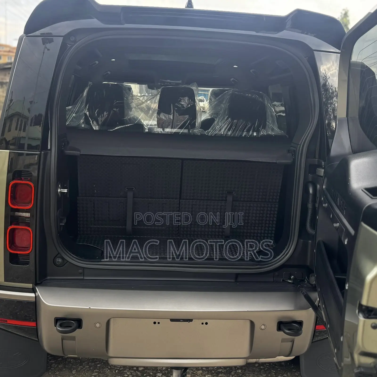 Land Rover Defender 2023 Green