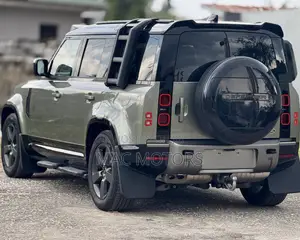 Land Rover Defender 2023 Green