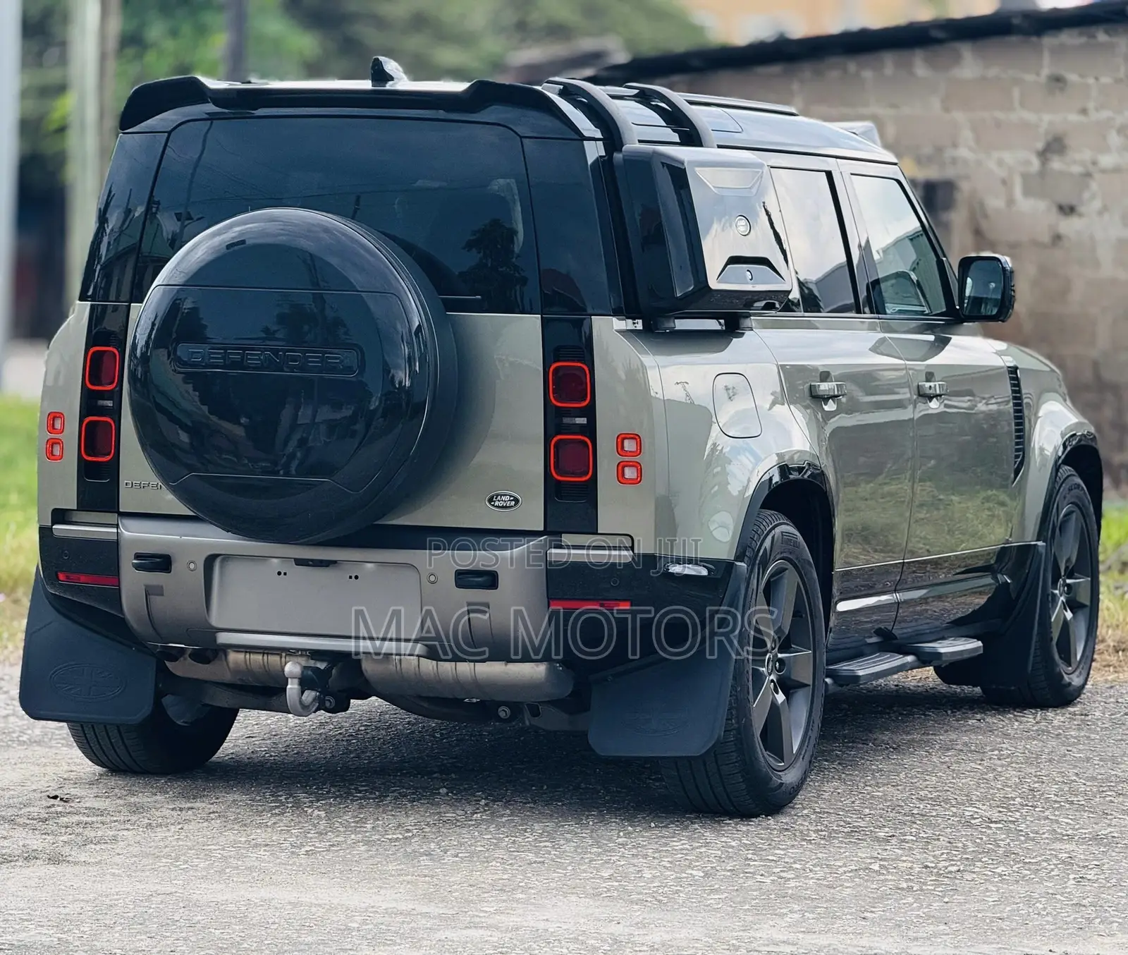 Land Rover Defender 2023 Green