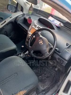 Toyota Vitz 1.0 FWD 5dr 2005 Blue