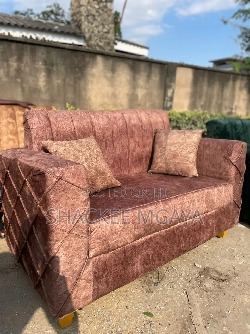 Sofa Za Watu Wawili